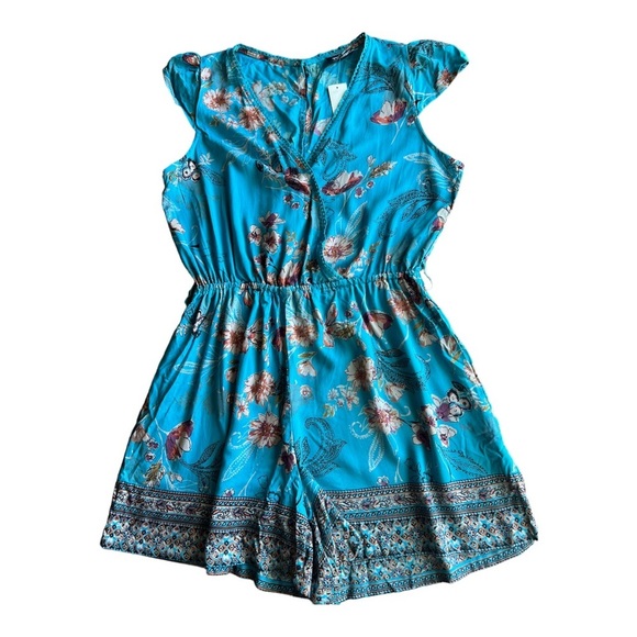 Francesca’s Collection Romper. Large. Belt is missing. - Picture 5 of 14